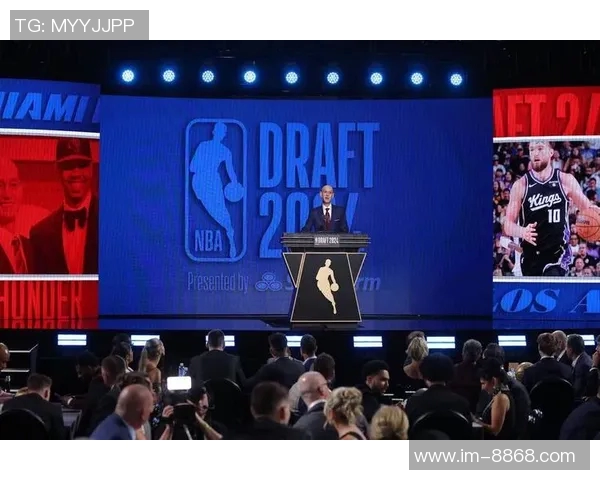 布泽尔亲临赛场助阵两子表现各异卡梅隆状态起伏凯登得分不佳